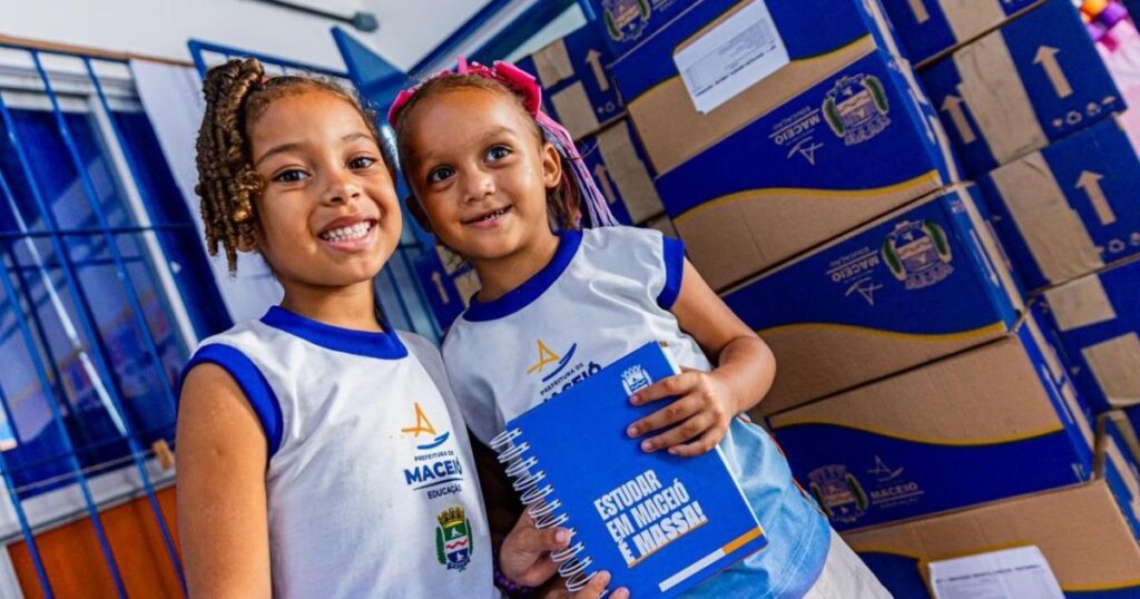 Maceió Lança Distribuição de Novos Kits Escolares e Fardamentos para Alunos