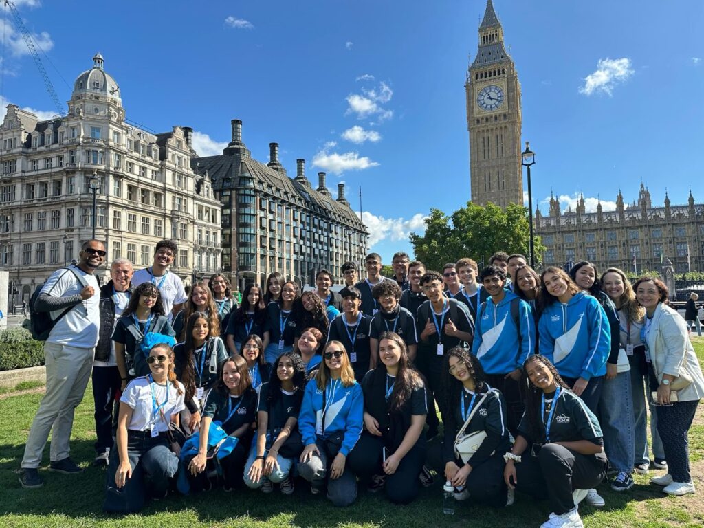 Programa Pontes para o Mundo Abre 400 Vagas de Intercâmbio em Idiomas Estrangeiros Programa Pontes para o Mundo Abre 400 Vagas de Intercâmbio em Idiomas Estrangeiros