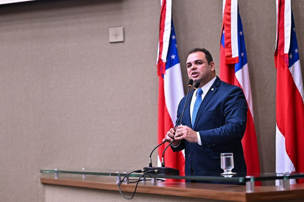 Roberto Cidade Assume o Governo do Amazonas Após Renúncias: Trajetória e Desafios