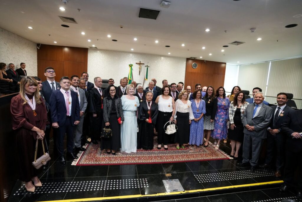 TRE-DF Concede Medalha do Mérito Eleitoral a Personalidades e Autoridades da Capital