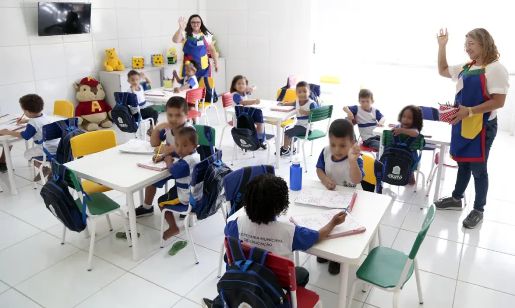 Uma em Cada 10 Crianças de 4 e 5 Anos Fora da Creche em 875 Municípios