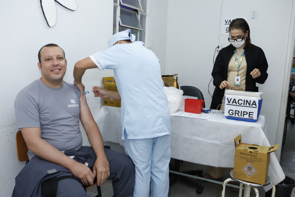 Vacinação em Dia na 11ª Feira da Goiaba em Brazlândia: Cuide da Sua Saúde! Vacinação em Dia na 11ª Feira da Goiaba em Brazlândia: Cuide da Sua Saúde!