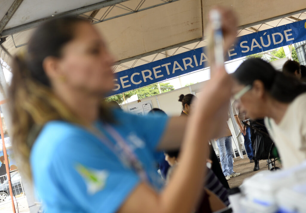 Vacinação Itinerante e Serviços de Saúde Chegam ao Paranoá - GDF na Sua Porta