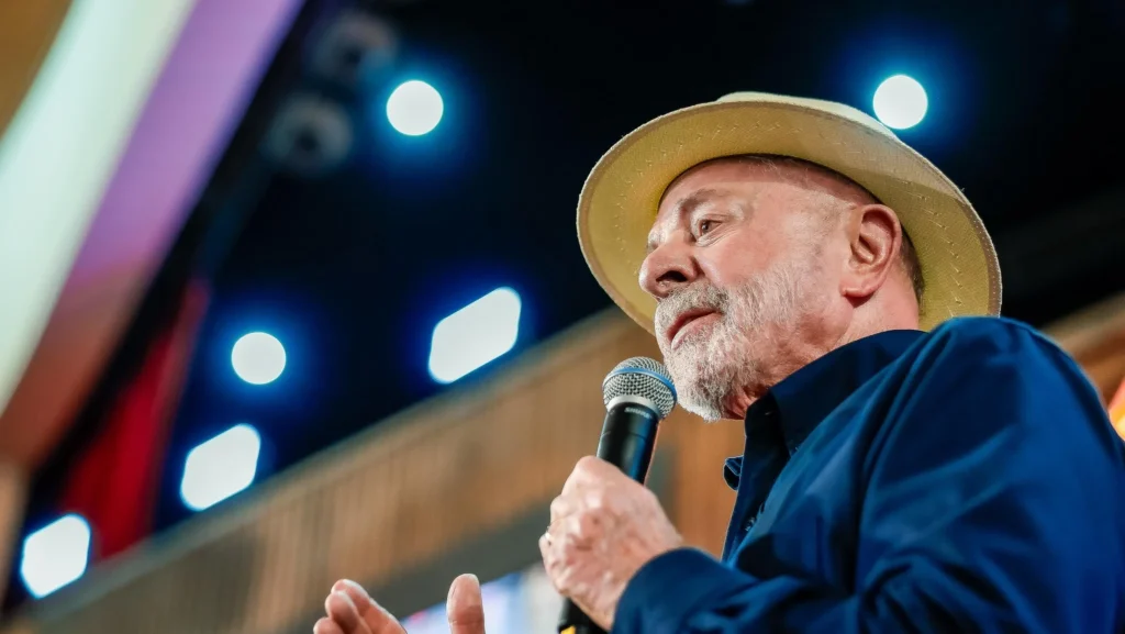 Lula passa por segunda sessão de radioterapia preventiva em Brasília e mantém agenda normal Lula passa por segunda sessão de radioterapia preventiva em Brasília e mantém agenda normal