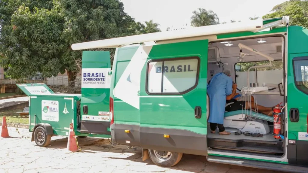 Unidade Odontológica Móvel é inaugurada para atender indígenas em Brasília