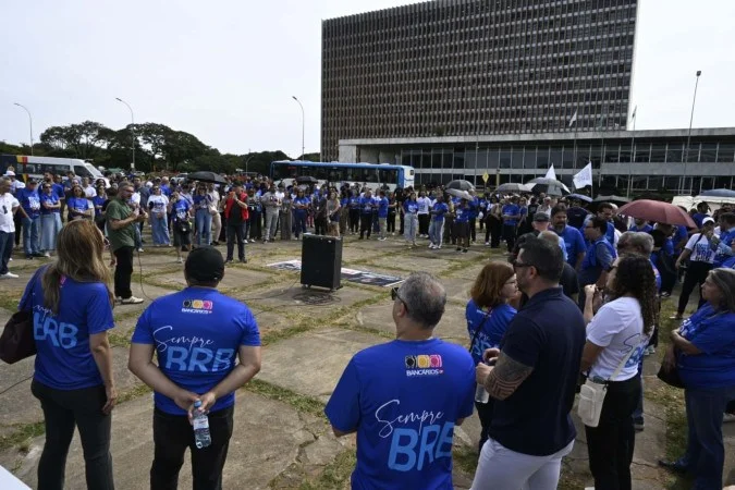 Bancários de Brasília Protestam pela Preservação do BRB Bancários de Brasília Protestam pela Preservação do BRB
