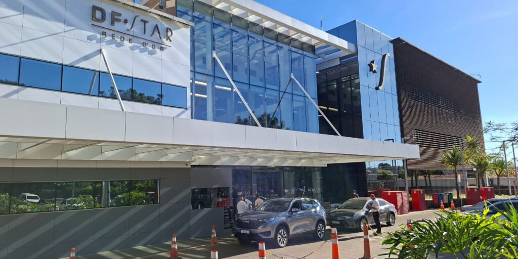 Bolsonaro é Internado para Cirurgia no Ombro em Brasília: Entenda os Detalhes