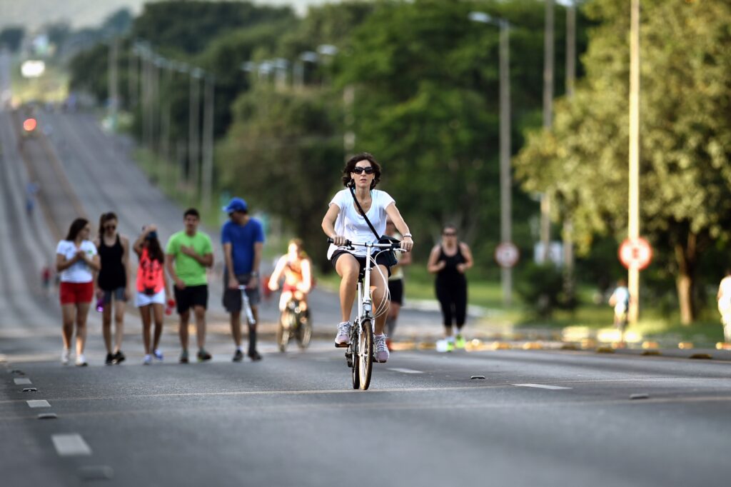 Dia do Trabalhador em Brasília: O Que Abre e Fecha Neste Feriado