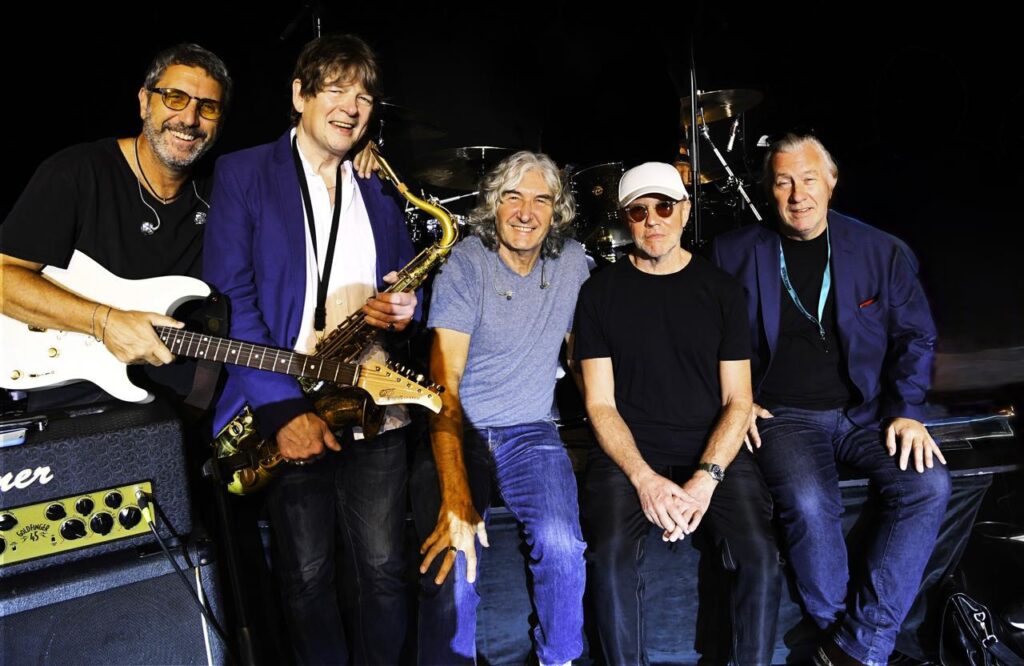 Dire Straits Legacy Encanta Brasília com Clássicos Inesquecíveis