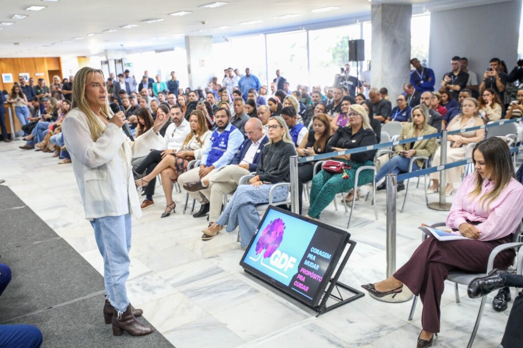 Farmácia Digital: Nova Plataforma Facilita Retirada de Medicamentos no DF Farmácia Digital: Nova Plataforma Facilita Retirada de Medicamentos no DF