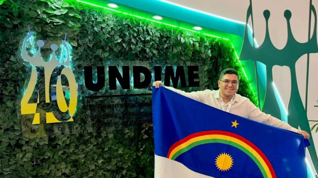 Secretário de Educação de Palmeirina participa do 11º Fórum Nacional da UNDIME em Brasília