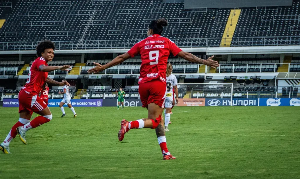 Internacional vence Santos por 3 a 0 no Brasileirão Feminino e almeja a semifinal