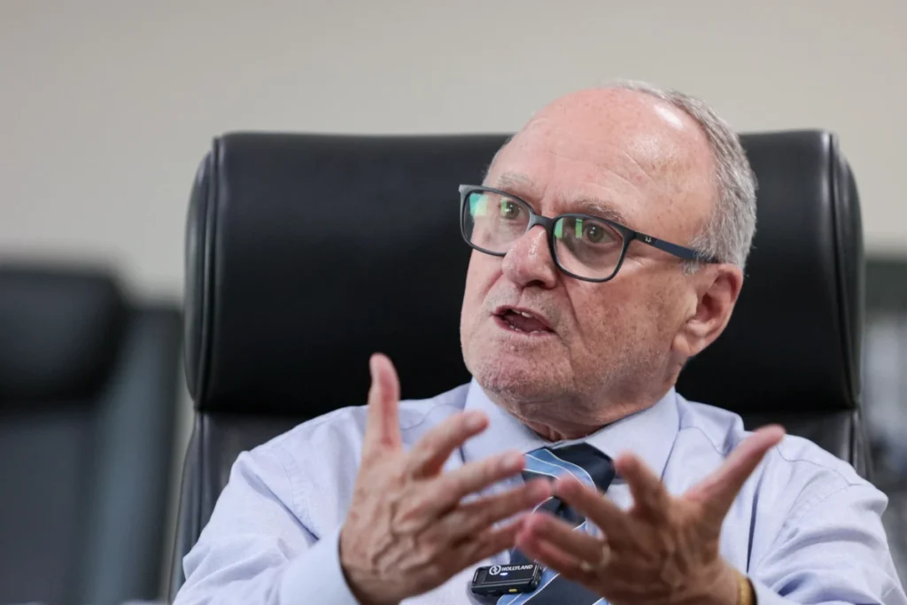 Secretário de Economia do DF Afirma que BRB Tem Salvação Apesar de Risco Sistêmico