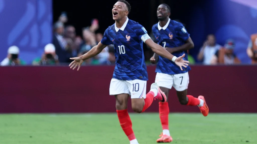 Mbappé se torna o maior artilheiro em mata-matas da Copa com 10 gols