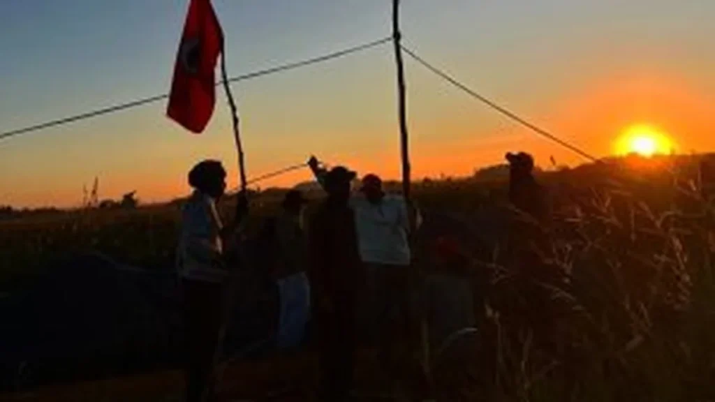 300 Famílias do MST Ocupam Área Pública Grilada no Distrito Federal 300 Famílias do MST Ocupam Área Pública Grilada no Distrito Federal