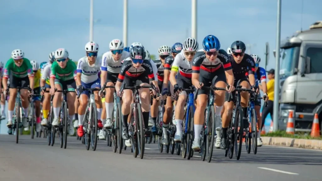 Carolina Bilato e João Rossi brilham na 1ª Copa das Federações de Ciclismo em Brasília Carolina Bilato e João Rossi brilham na 1ª Copa das Federações de Ciclismo em Brasília