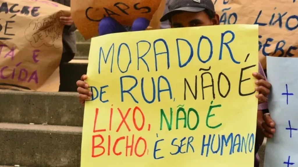 Projeto de Lei no DF Propõe Internação Compulsória e Gera Críticas por Segregação Projeto de Lei no DF Propõe Internação Compulsória e Gera Críticas por Segregação