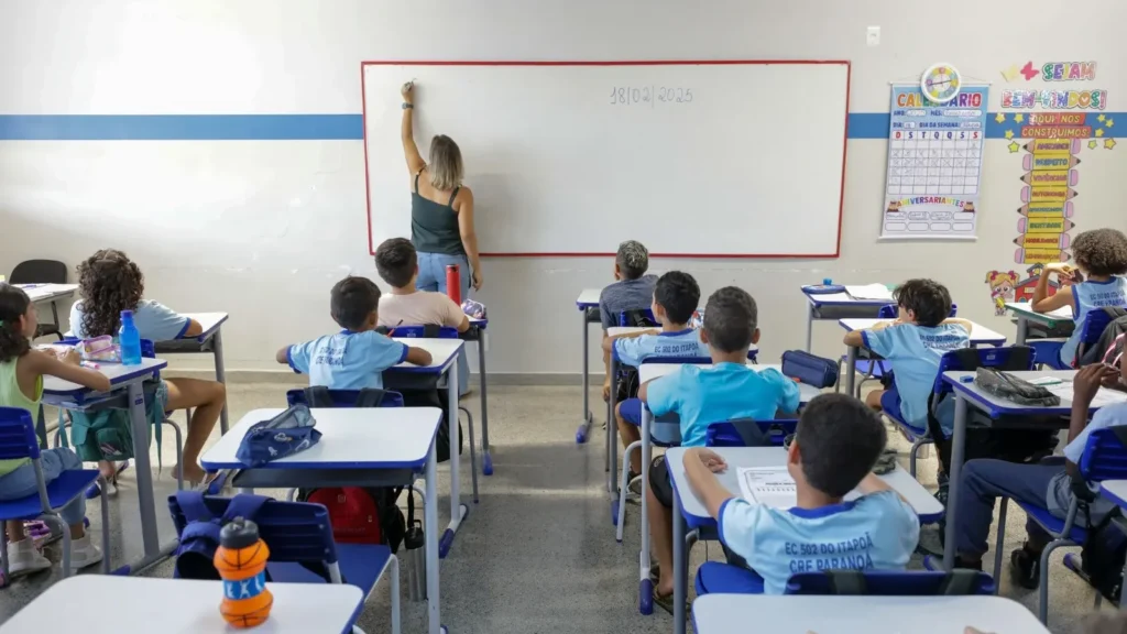 Denúncia de Desvio de R$ 5 milhões na Educação do Distrito Federal Revela Suposta Parceria Irregular Denúncia de Desvio de R$ 5 milhões na Educação do Distrito Federal Revela Suposta Parceria Irregular