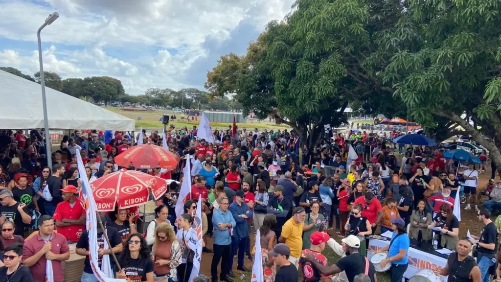 Como o Servidor Público de Brasília Está Pagando o Rombo Bilionário do BRB Como o Servidor Público de Brasília Está Pagando o Rombo Bilionário do BRB