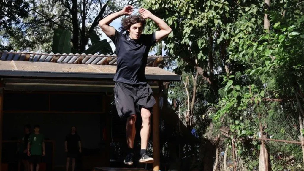 Homens-Aranha do Cerrado: Como o Parkour Está Conquistando o Distrito Federal Homens-Aranha do Cerrado: Como o Parkour Está Conquistando o Distrito Federal