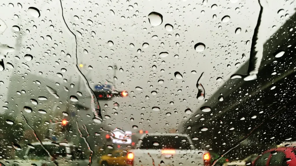 Ciclone-bomba no litoral paulista: cidades suspendem aulas e reforçam alertas de segurança Ciclone-bomba no litoral paulista: cidades suspendem aulas e reforçam alertas de segurança